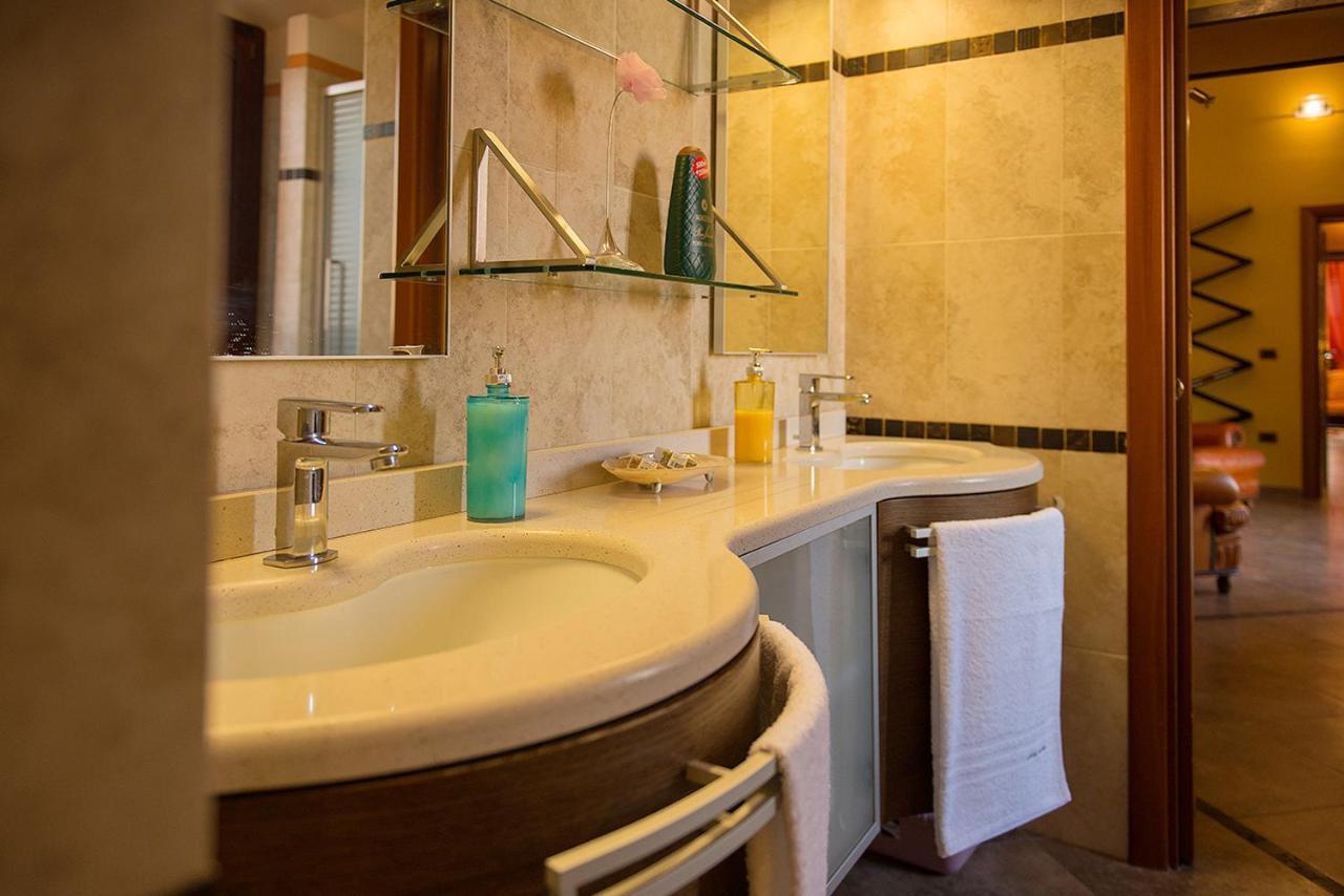 Luxury Home Bosa Apartment מראה חיצוני תמונה