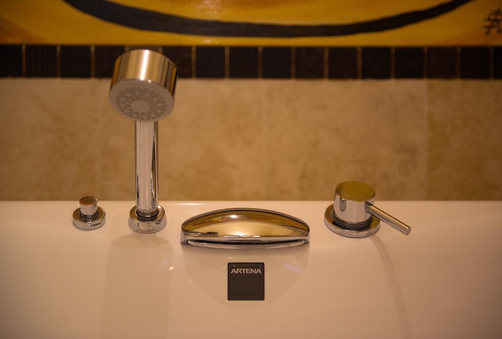 Luxury Home Bosa Apartment מראה חיצוני תמונה