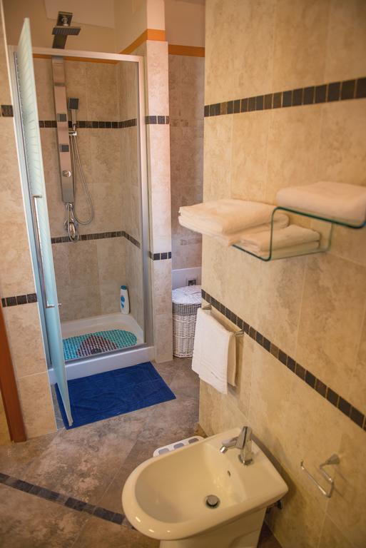 Luxury Home Bosa Apartment מראה חיצוני תמונה
